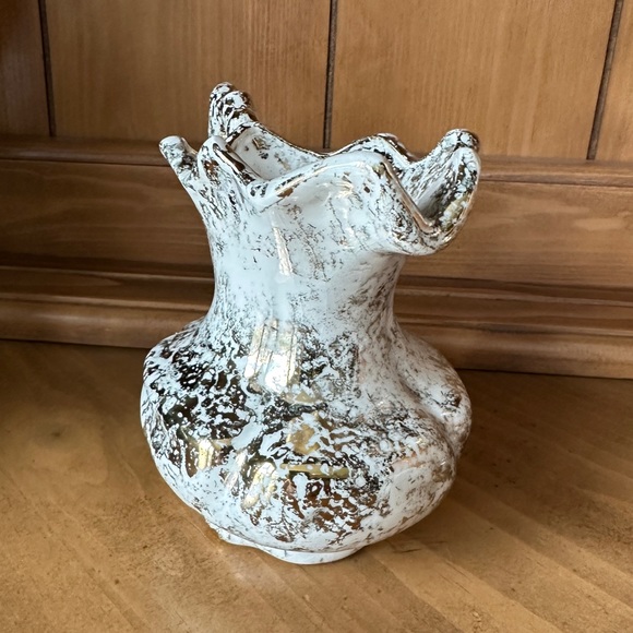 Ceramic Pottery Pitcher Creamer - Beautiful Gold And Cream Design - M. R… - Picture 3 of 4